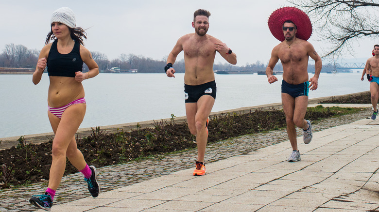 Harvard runners in cold weather