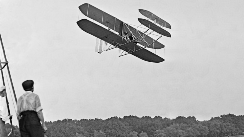 Wright Brothers plane in flight