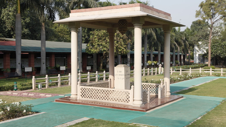 Pavilion in Birla House gardens