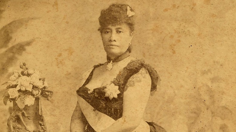 1887 photograph of Lili'uokalani in London
