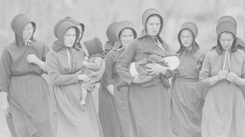 amish women with infants