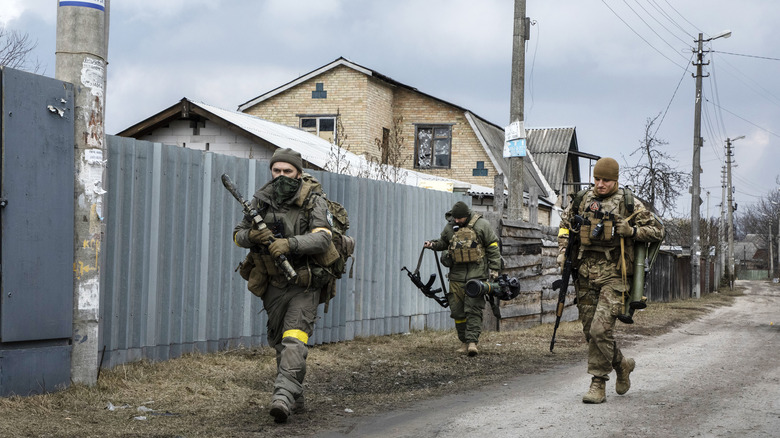 Ukrainian soldiers walking