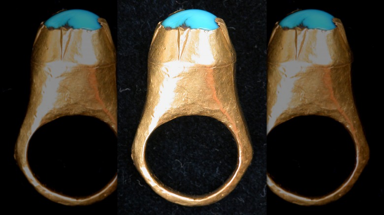 Ancient Iranian turquoise ring in gold