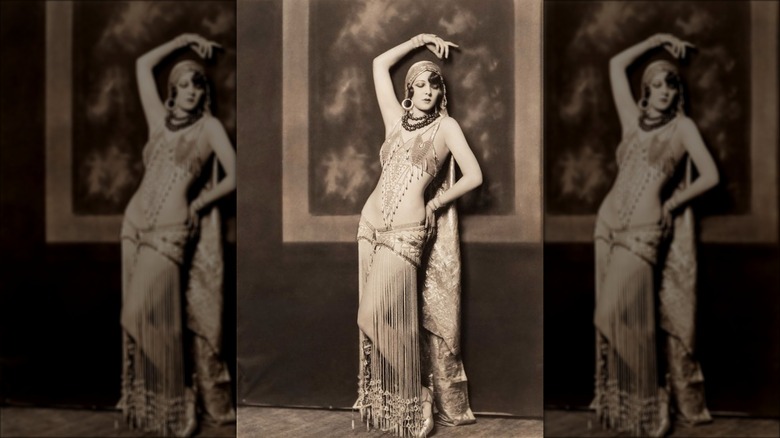 Marion Benda dancing 1925