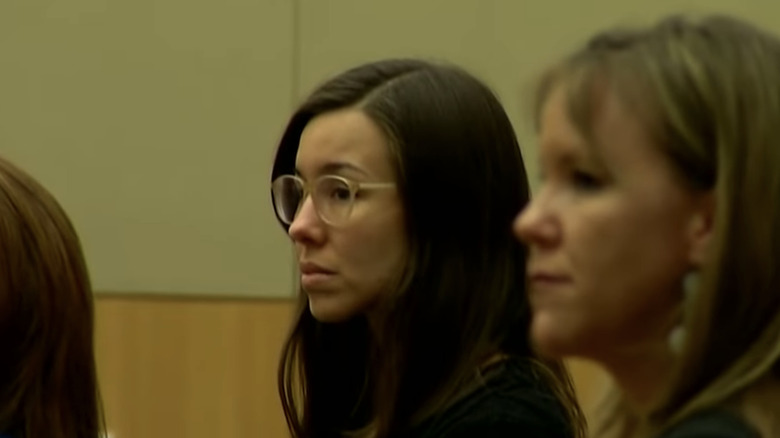 Jodi Arias turned to side in court glasses