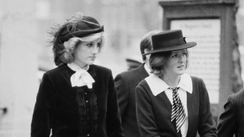 Lady Jane Fellowes walking with Princess Diana