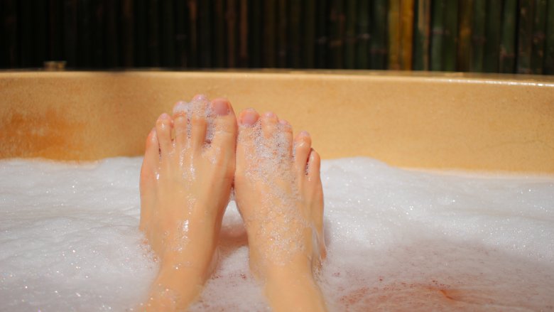 bathtub, feet