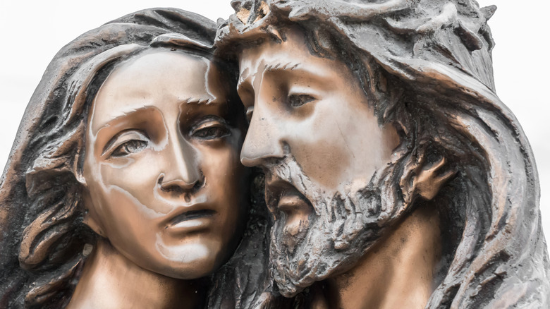 Jesus and Mary statue