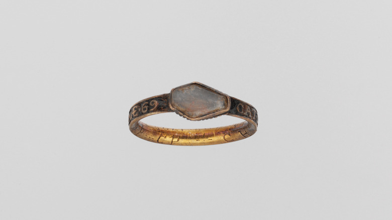 1733 mourning ring with coffin shape