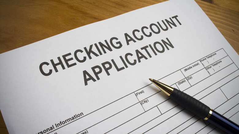 checking account application pen