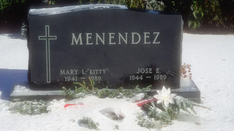 The grave Jose and Kitty Menendez