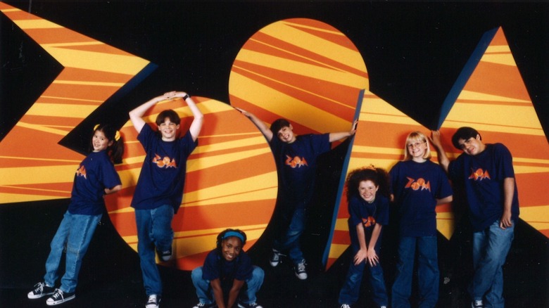 The child stars of Zoom standing together