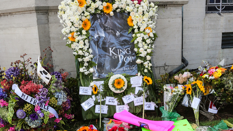 Flowers near Michael Jackson grave