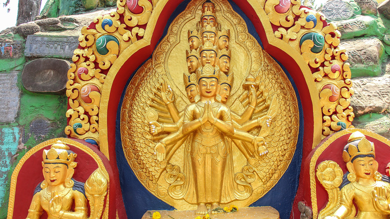 statue of Avalokiteśvara