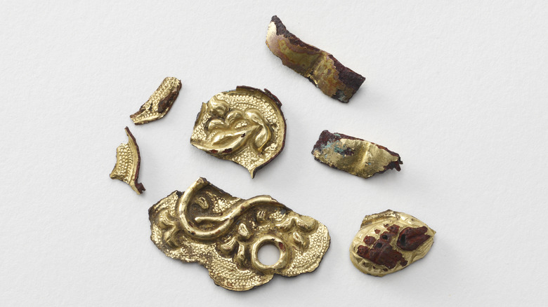 artifacts from dynasty
