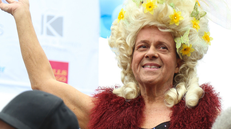richard simmons at an event
