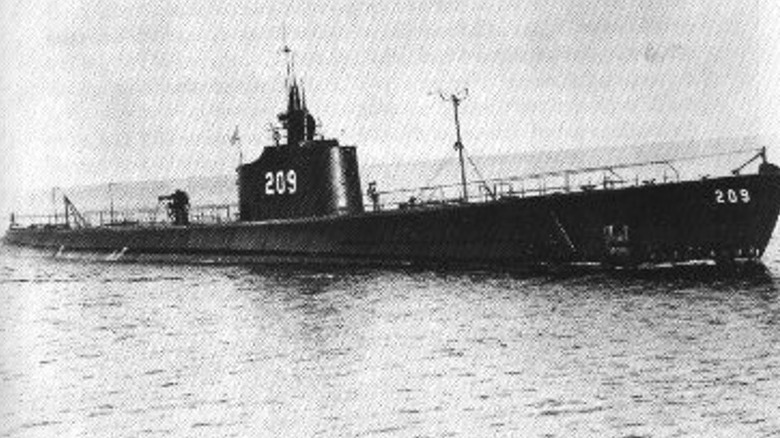 USS Grayling submarine at sea