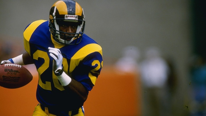 Darryl Henley playing for the rams